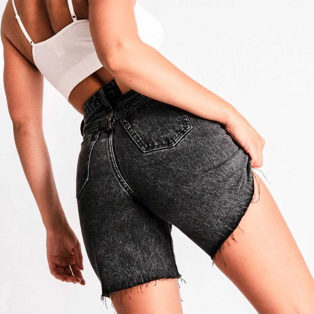 Meshki 27” Waist (Tag Size W30) Women's Denim Shorts High Rise Faded Black